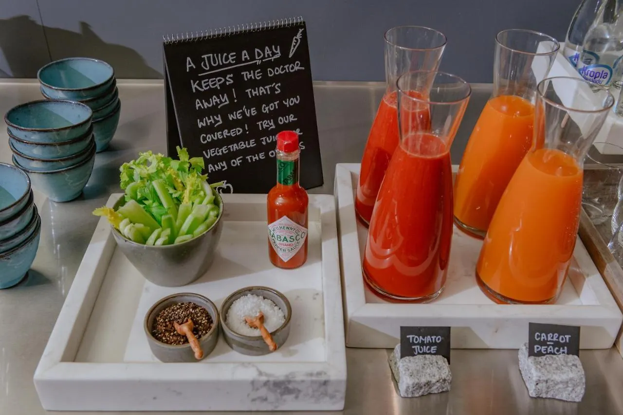 **** Aparthotel Radisson Red Gdansk, Wyspa Spichrzow Poland