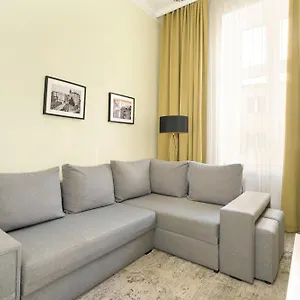  Apartamento Jasne Studia Very Berry W Centrum Poznania By Renters Polonia